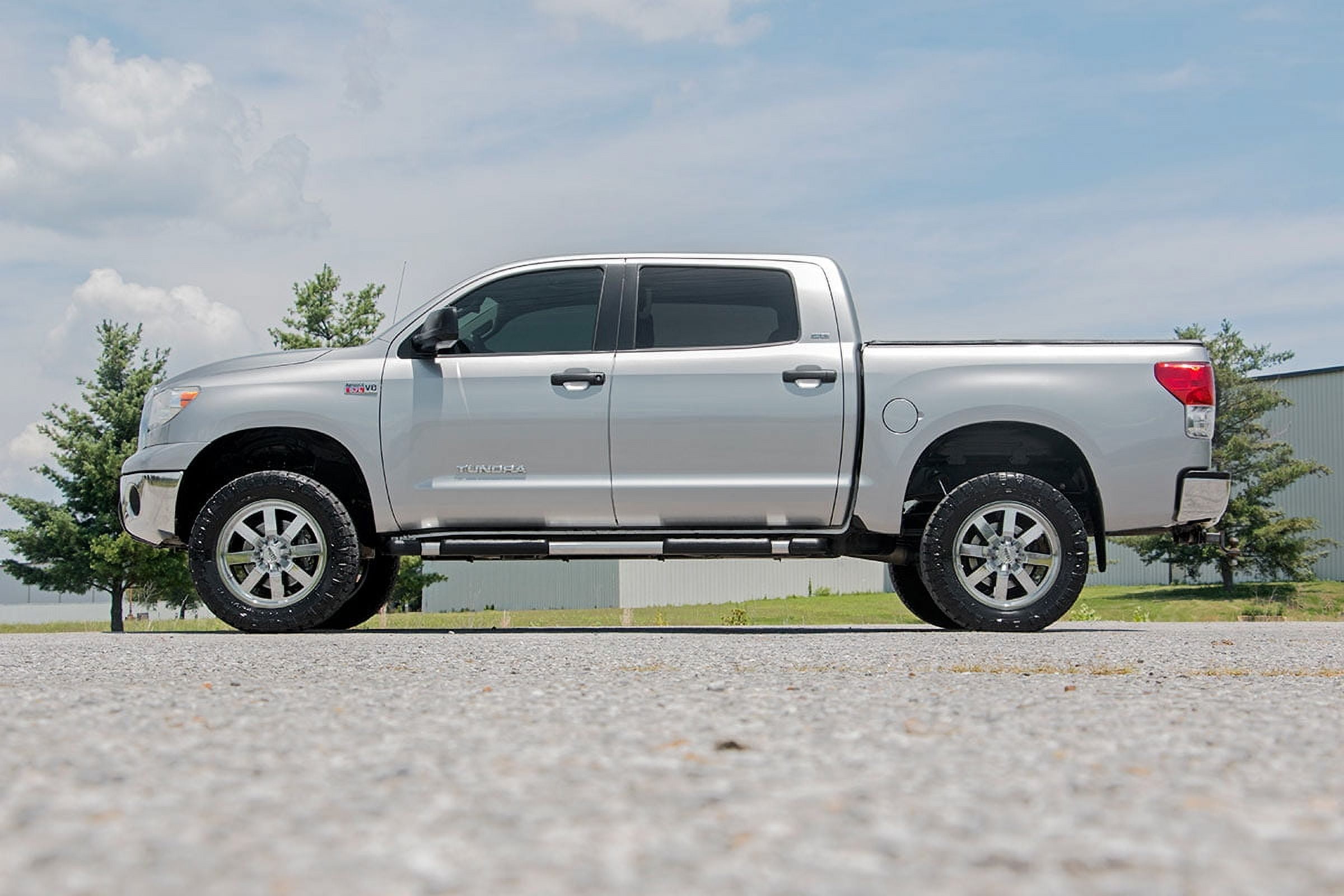 Rough Country 3.5" Lift Kit w/N3 Struts for 2007-2021 Toyota Tundra - 76831RED