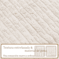 thumbnail image 4 of ZYNERY Juego de 4 Fundas de Almohada,Funda de Cojín Decorativas de Pana Suave y Cuadrado 45 x 45 cm,Cómodo y Lavable a Máquina,para Sofá,Cama,Automóvil, Exterior,Decoración de Navidad(Serie beige), 4 of 7
