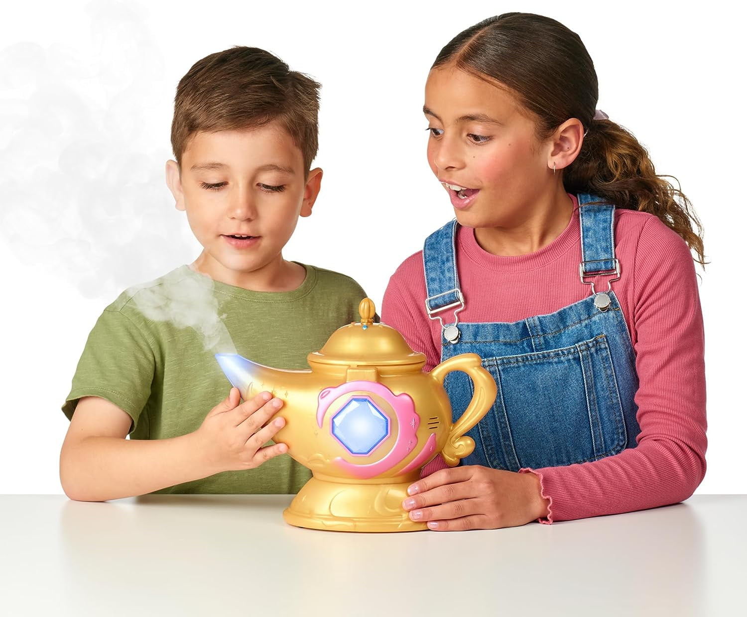 Magic Mixies Lampe Magic Genie avec Jouet interactif en Peluche Rose de 20,3 cm et Plus de 60 Sons et réactions, effectuez Les étapes Magiques pour déverrouiller Un Anneau Magique et révéler