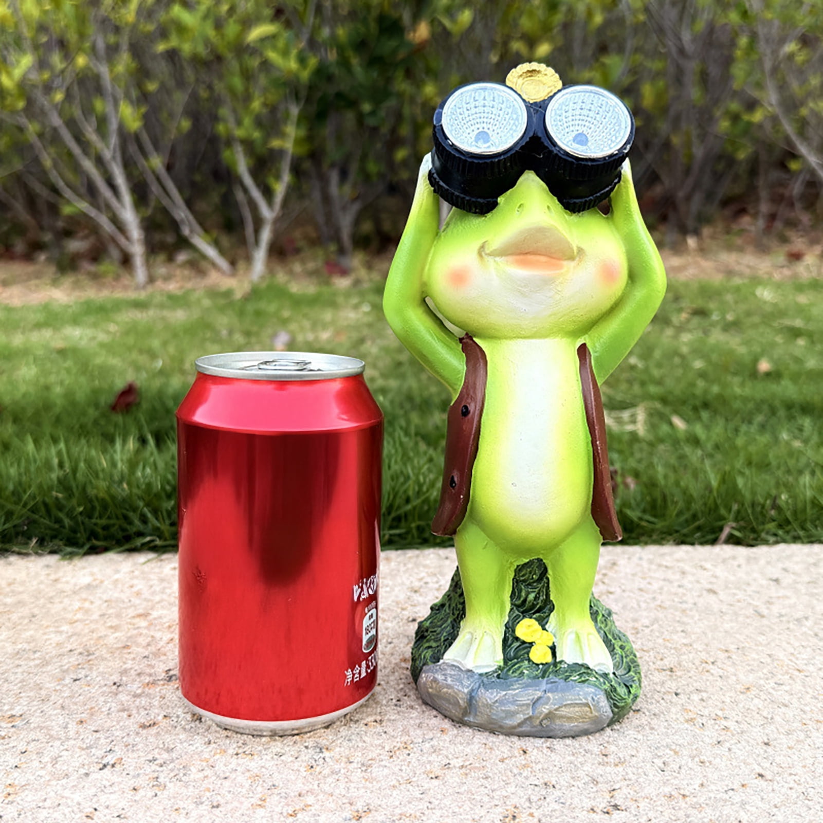 OIUR Solar Frog Statue Garden Frog Sculpture with Telescope Outdoor Frog Statue with Solar Light for Patio Lawn Yard Decoration