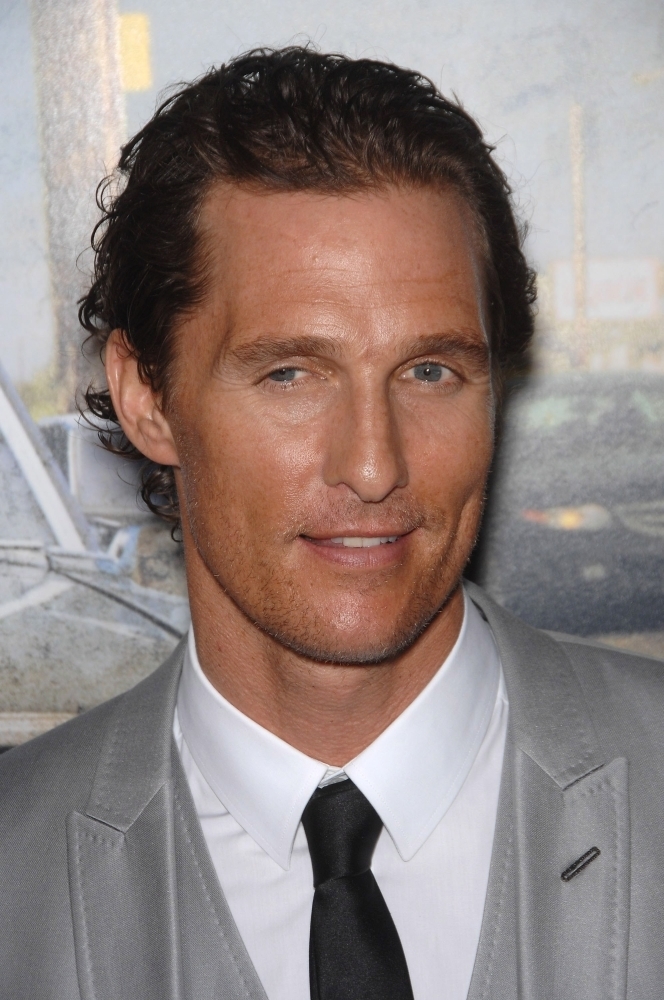 matthew-mcconaughey-at-arrivals-for-the-lincoln-lawyer-premiere