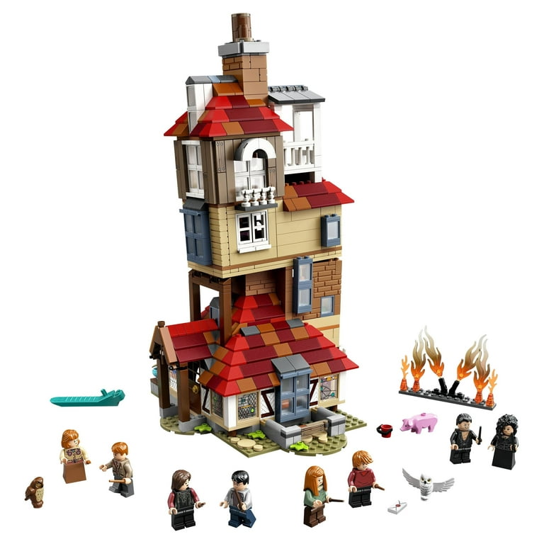 LEGO Harry Potter Hogwarts Courtyard: Sirius's Rescue 76401 Castle Tower  Toy, Collectible Set with Buckbeak Hippogriff Figure and Prison Cell