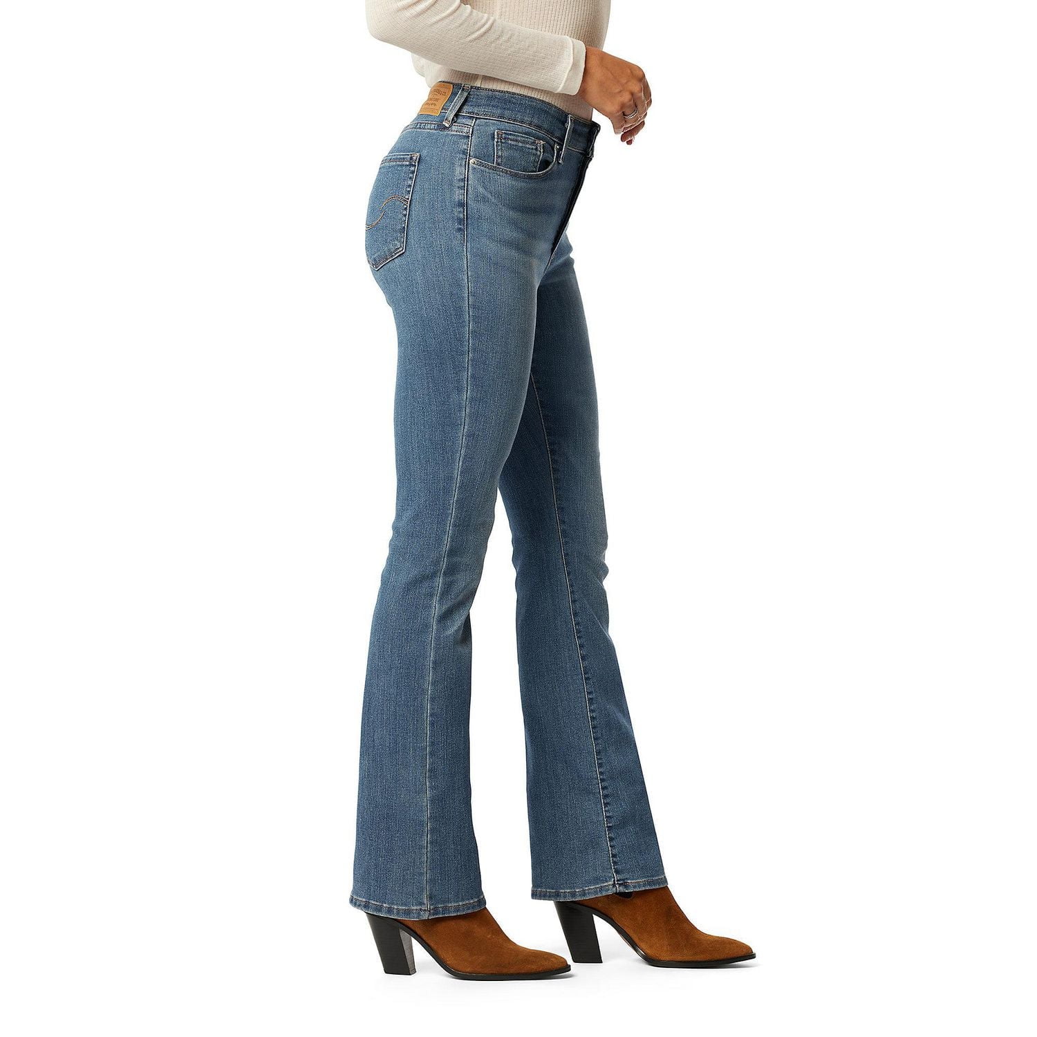 Levi Strauss Signature™ Women’s Mid Rise Bootcut Jeans, Available sizes: 2 – 18