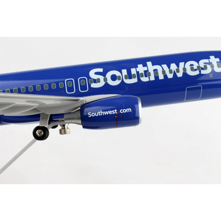 Skymarks Supreme Model Airplane - Southwest 737-800 Plastic Plane