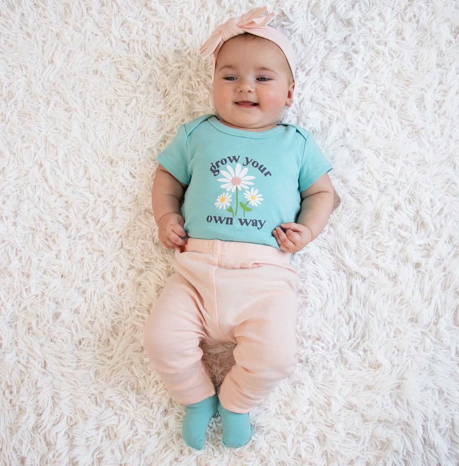 The Peanutshell Carefree Floral Baby Girl Clothes Set, Sleepers, Bodysuits, Bibs and Socks, 0-3 Months, 15-Pc