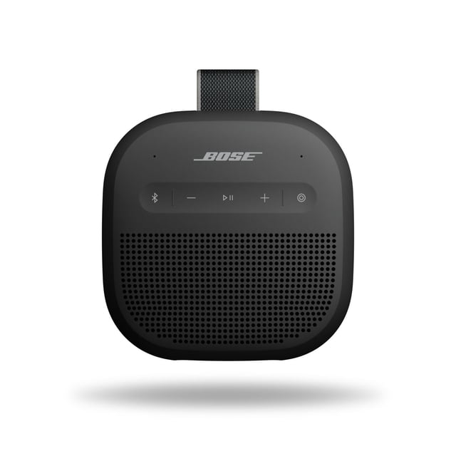 bose new soundlink - altavoz bluetooth micro portátil, altavoz inalámbrico para exteriores con correa; vista frontal centrada de un altavoz compacto negro con rejilla perforada, botones táctiles de reproducción y volumen y logotipo Bose en la parte superior; acabado mate y correa textil, resistente al agua y al polvo (IP67) y hasta 12 horas de batería; a menudo usado para llevar audio portátil en salidas y viajes.