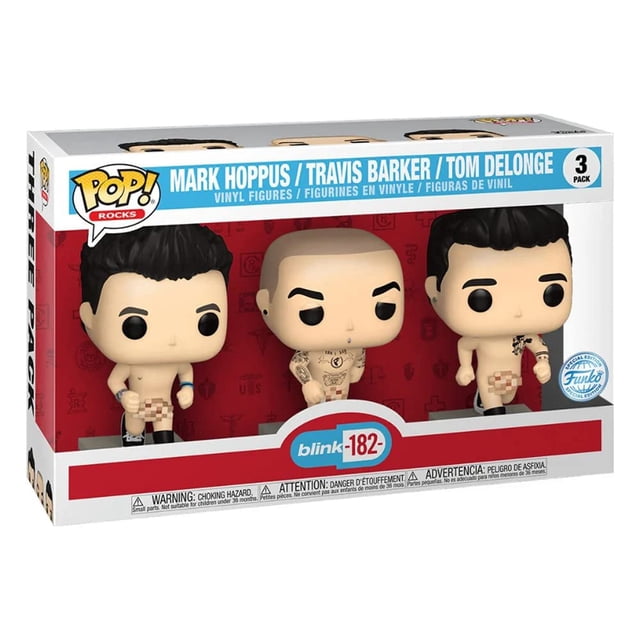 funko pop rocks mark hoppus, travis barker & tom delonge vinyl figure 3-pack blink 182 exclusive ht expo 2022 funko. Caja frontal con tres figuras Funko Pop! Rocks de Blink-182 visibles a través de ventana transparente; figuras de vinilo con peinados característicos y detalles de tatuajes impresos sobre fondo rojo, edición exclusiva HT Expo 2022.