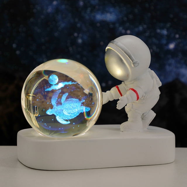 Bola de cristal tallada con luz de noche con forma de astronauta y base luminosa para estudiantes y amigos