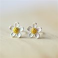 thumbnail image 3 of Sonducket 1 par de pendientes de flores para mujer para ceremonia de boda, diseño Simple para banquete, pendientes de tuerca para niñas, Ropa, zapatos y accesorios Miscelánea, 3 of 6