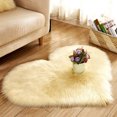 thumbnail image 2 of Alfombra de imitación animal, mullidas del área de alfombra de piso de cubierta de asiento de sil Beige-30x40cm Sunnimix Alfombra de área de amor en forma de corazón, 2 of 8