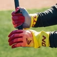 thumbnail image 4 of Guantes de bateo de béisbol Easton Walk-Off ETHOS para adultos pequeños, 4 of 6