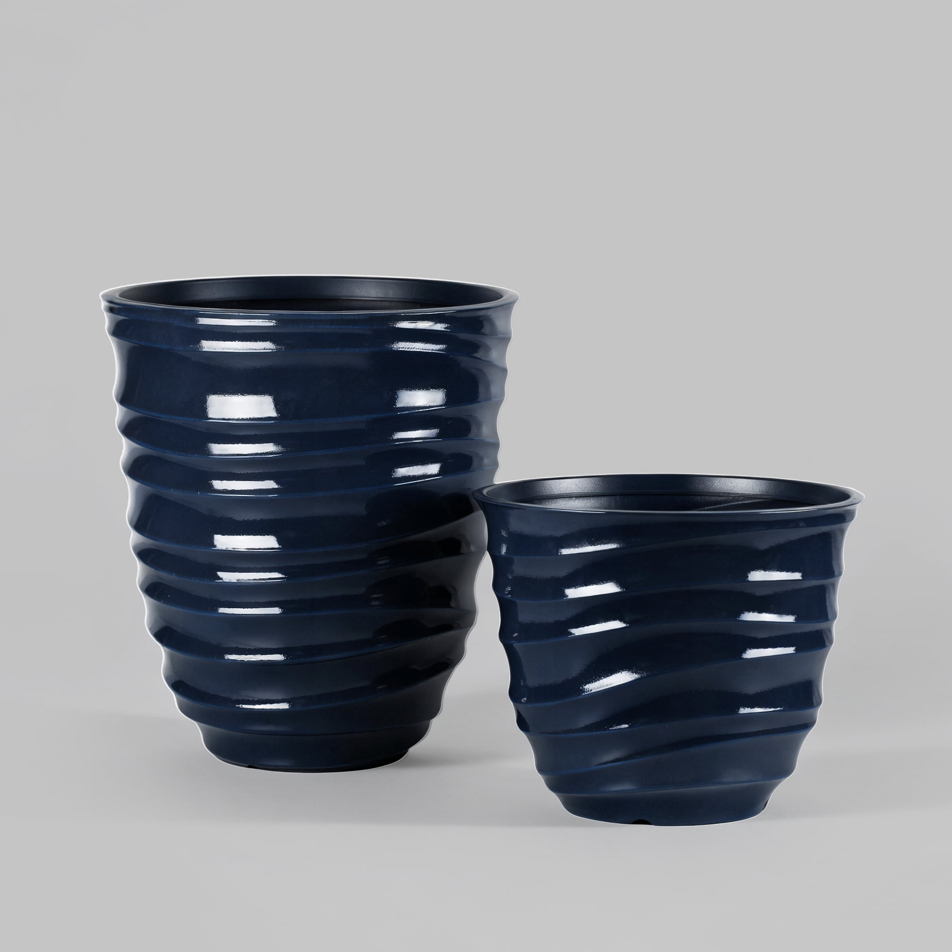 Mainstays Capri 16" x 16" x 18" Round Blue Cove Plastic Planter