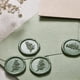 thumbnail image 4 of UNIQOOO Pegatinas de Sello de Cera - Pegatinas de Sello de Sobre de Invitación de Boda Pegatinas Autoadhesivas de Color Verde Oliva, Perfectas para Invitaciones, Sobres, Envoltorios de Regalos, Navida, 4 of 4