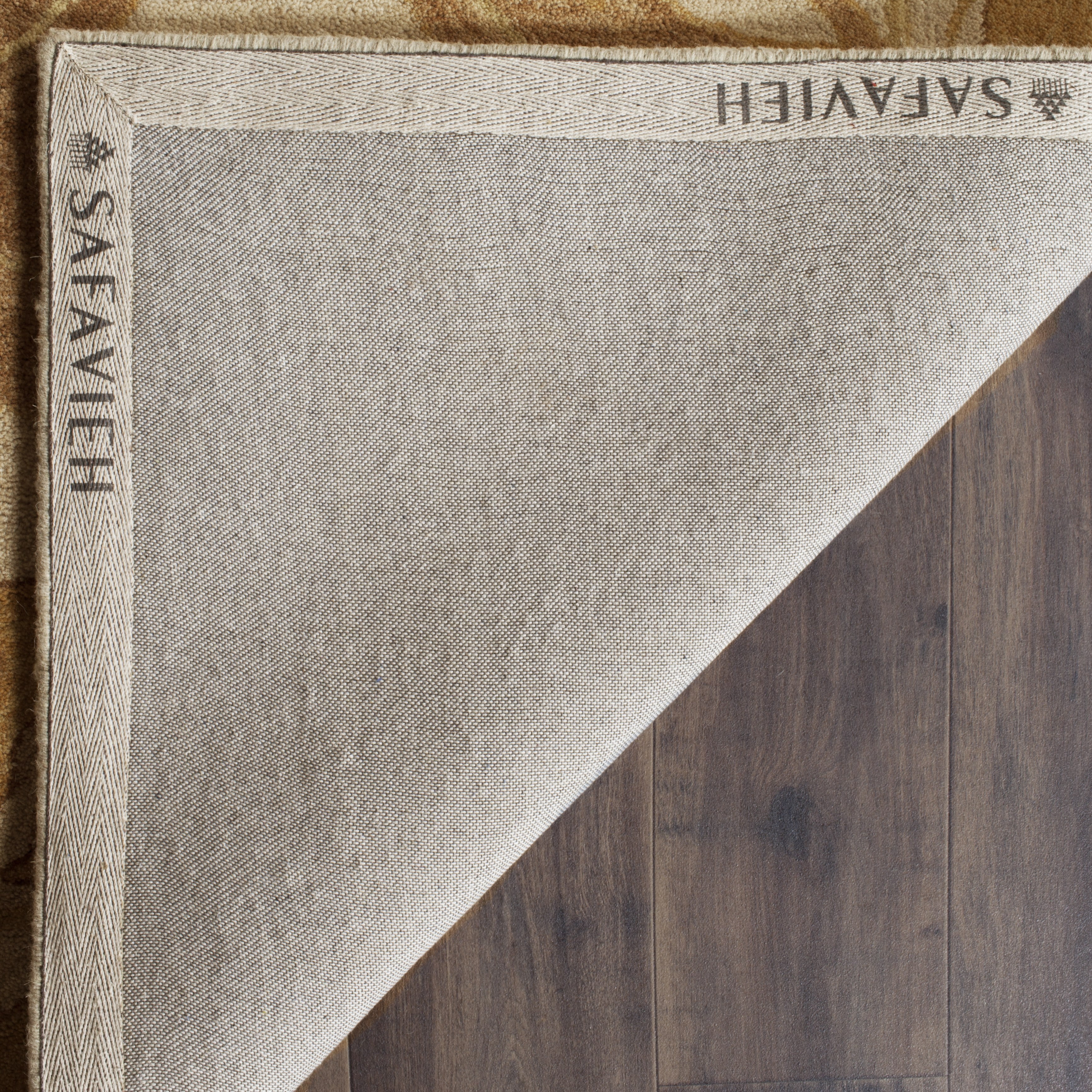 SAFAVIEH Antiquity Rachelle Floral Wool Area Rug, Beige/Gold, 6' x 6' Square