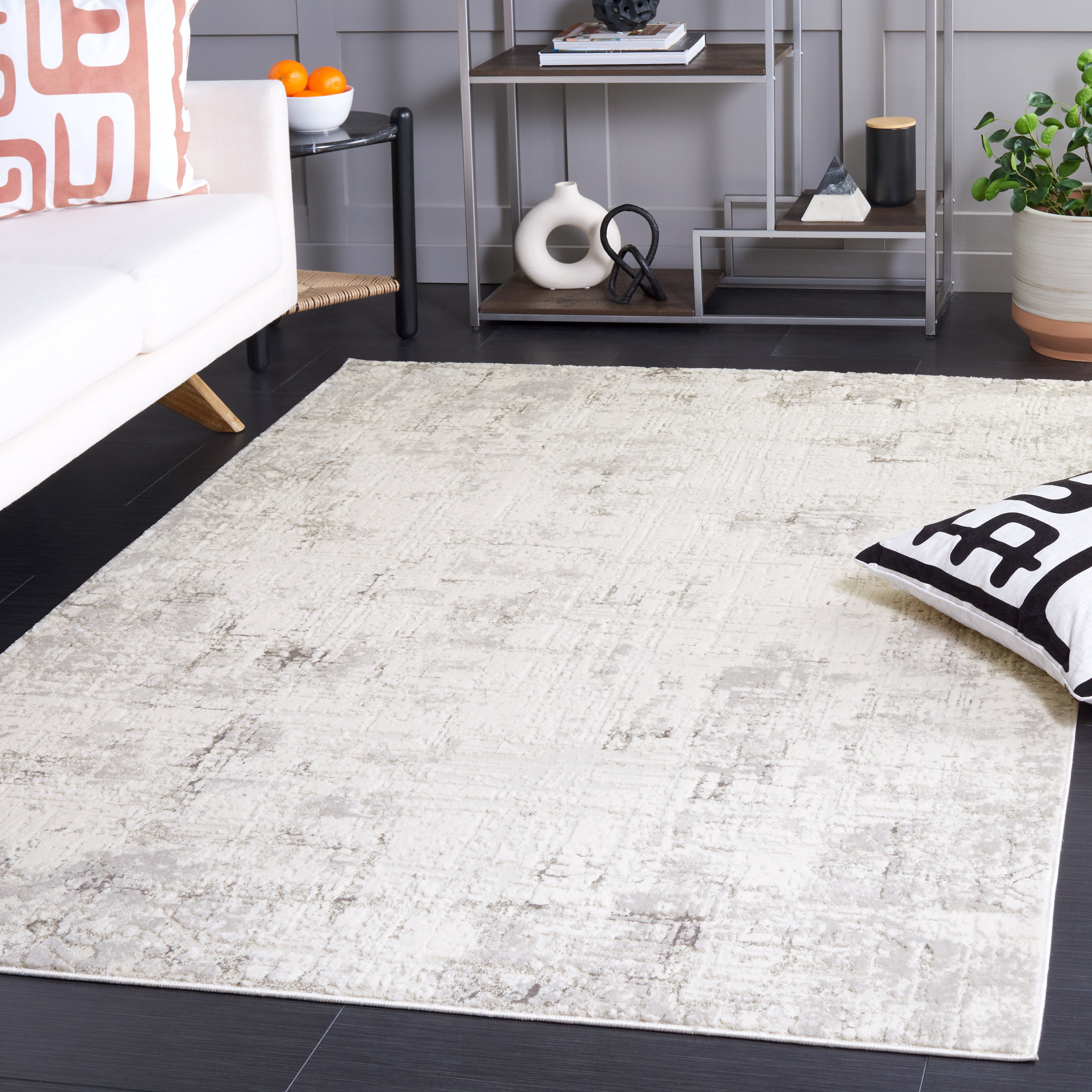 SAFAVIEH Hanna Lynna Distressed Area Rug, Ivory Grey/Dark Grey, 8' x 10'