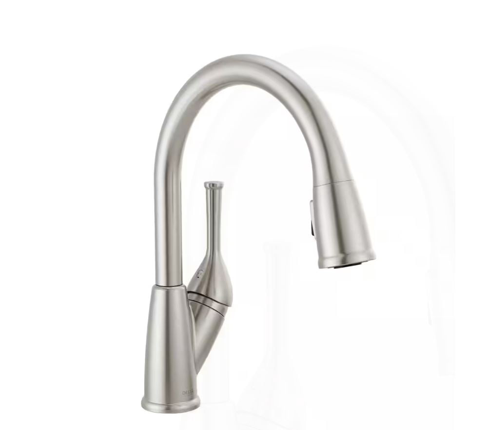 Delta Classic Single Handle Pull Down Sprayer Kitchen Faucet in Stainless Steel
