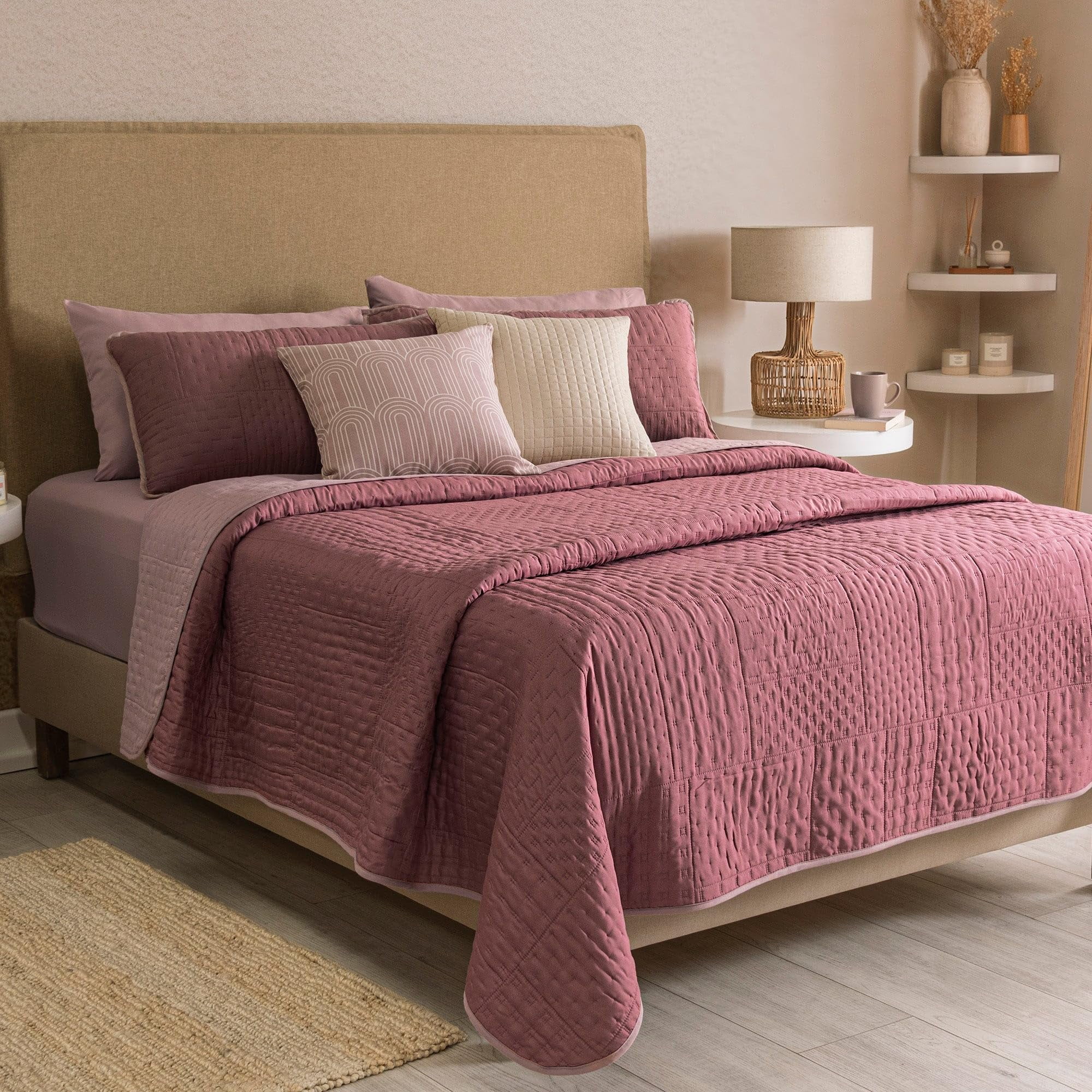 Vianney Queen Comforter - Novo Blush Bedding - Reversible Lightweight Quilt Blanket 91x93 Inches - Soft Cozy All Season Comfort in Blush Pink and Pale Pink