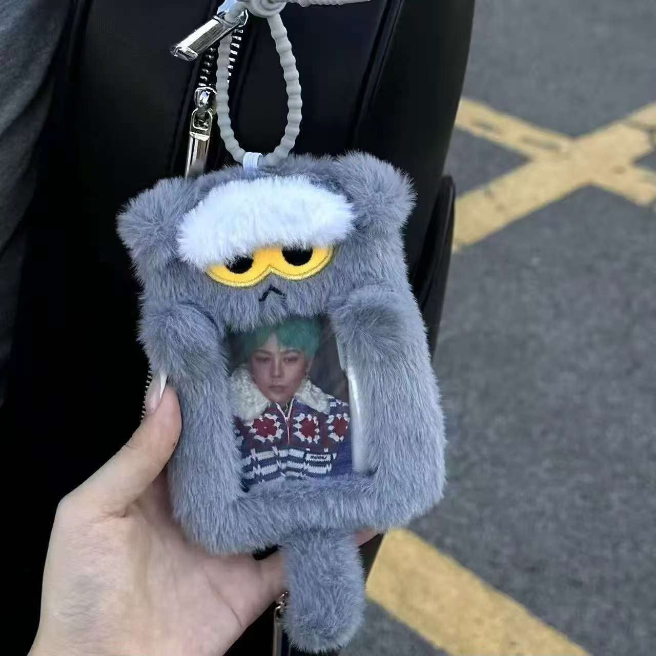 グクちゃんカードキーホルダー G-Dragon ZOABlue Cat Plush Card Holder - K-idol Photocard