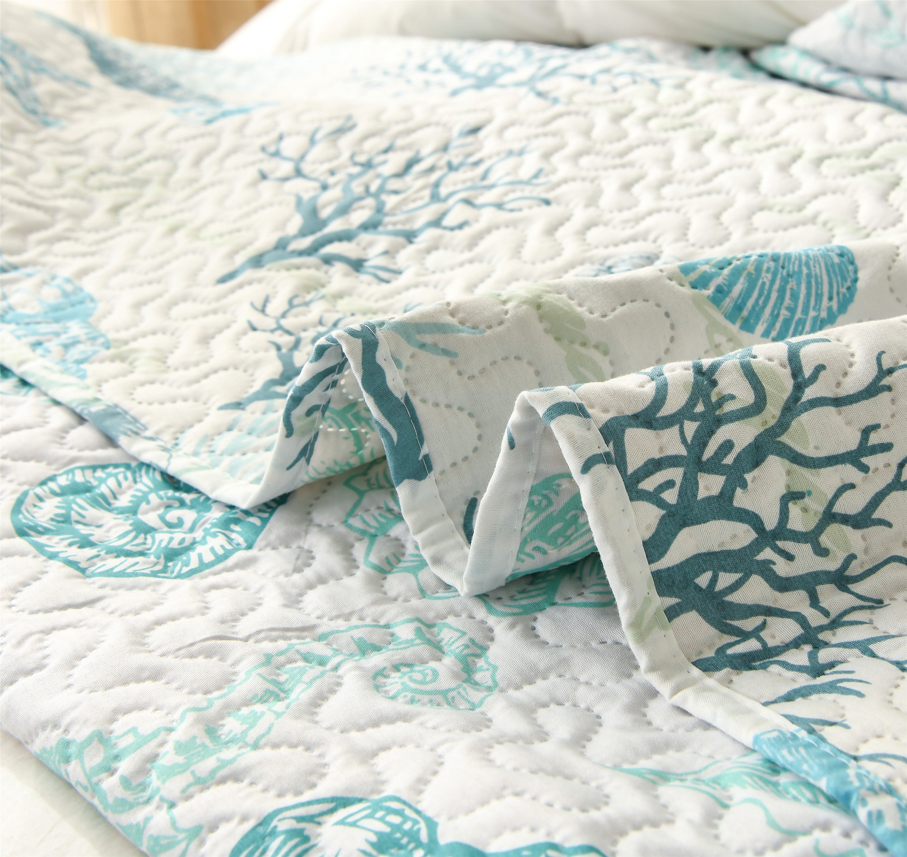 Green Essen King size Bedspread Bedding White Lightweight Quilt Microfiber Reversible Coverlet Green grass conch quilt