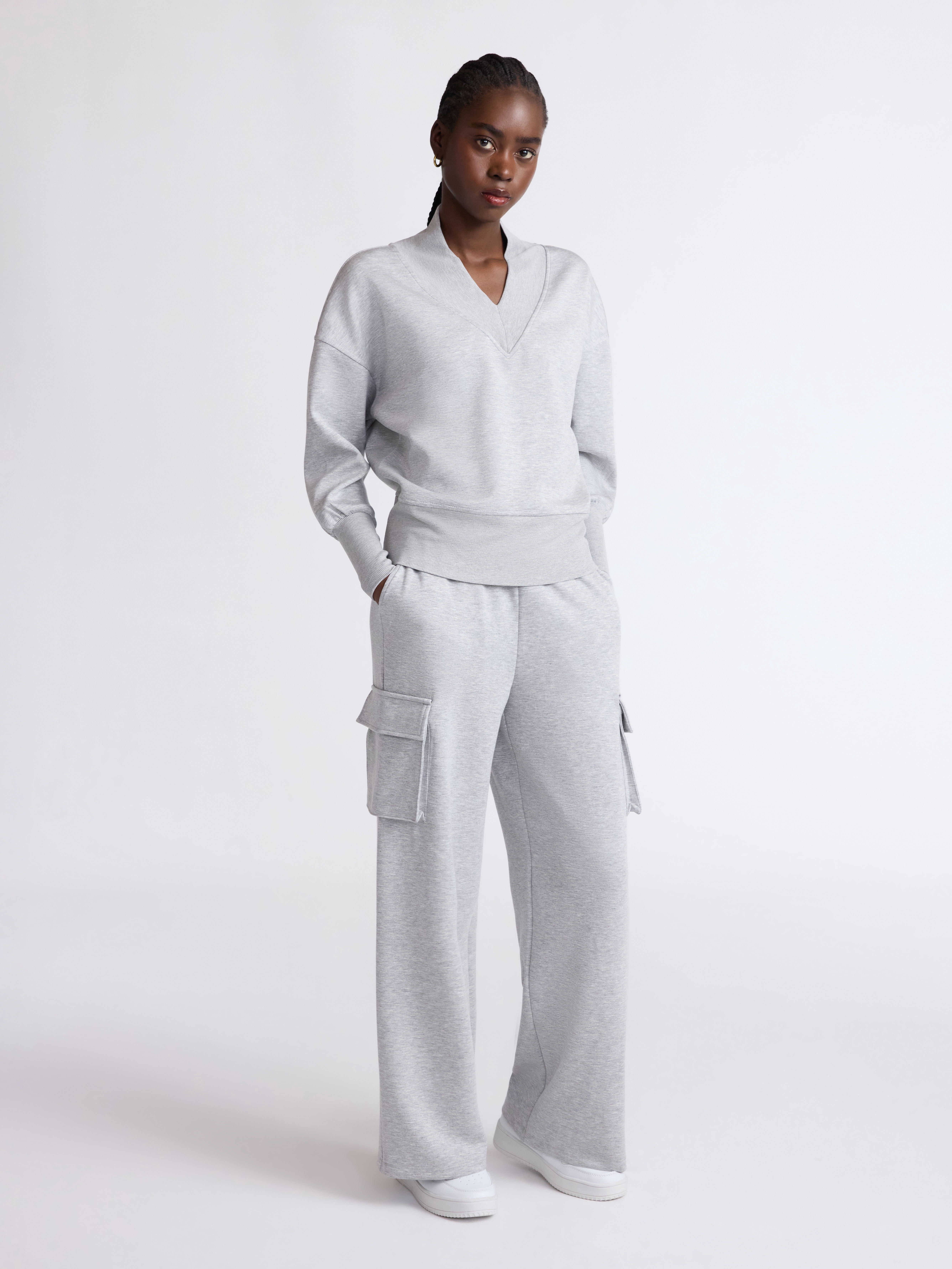 Scoop Women's and Women's Plus New Scubaknit V Neck Sweatshirt, Sizes XS-4X