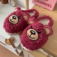 thumbnail image 4 of Pantuflas de invierno 2021 para mujer, antideslizantes, cálidas, de felpa, para interiores, para el dormitorio, bonitas pantuflas de algodón con forma de oso de fresa para mujer, 4 of 5
