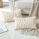 thumbnail image 3 of Piezas Fundas de Cojines Decorativas de Terciopelo Corto de Lana Suave de Felpa Estilo de Lujo para Sofá Dormitorio - Forma de Diamante Moderno Beige, 30 x 50 cm, 3 of 5