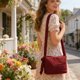 thumbnail image 1 of Bolso bandolera acolchado de nailon para mujer – Bolso cruzado de color liso para ir al trabajo, bolso pequeño de gran capacidad para guardar artículos esenciales diarios., 1 of 6