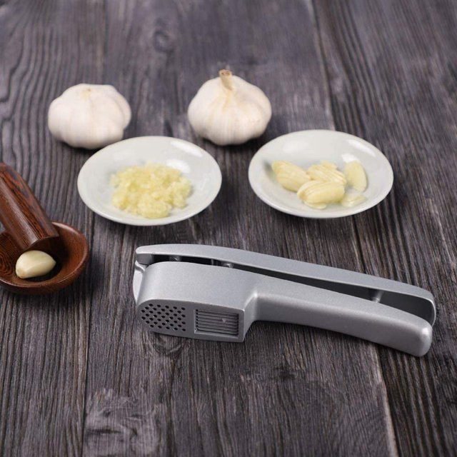 Prensa de ajo, 2 en 1, picador de ajo y rebanador de ajo con cepillo limpiador de ajo y juego de pelador de tubos de silicona. Fácil de apretar, resistente al óxido, apto para lavavajillas,