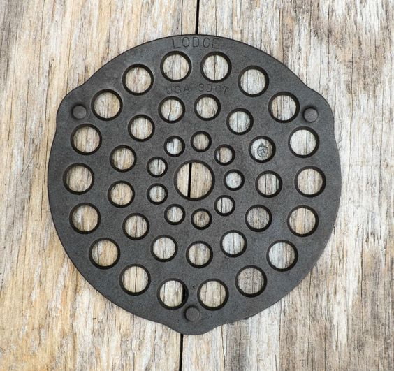 Lodge Cast Iron on X: We made these cast iron trivets in the 1980s. Do you  have any in your house? #lodgecastiron #TBT #lodgehistory   / X