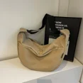 thumbnail image 4 of Bolso de hombro tipo hobo de nailon de gran capacidad, novedad de 2024, de color liso, con cremallera, versátil, a la moda, suave, sencillo y popular, 4 of 5