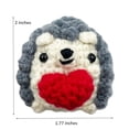 thumbnail image 4 of Erizo de ganchillo Hug & Love de peluche con bolsillo en forma de corazón, 4 of 6