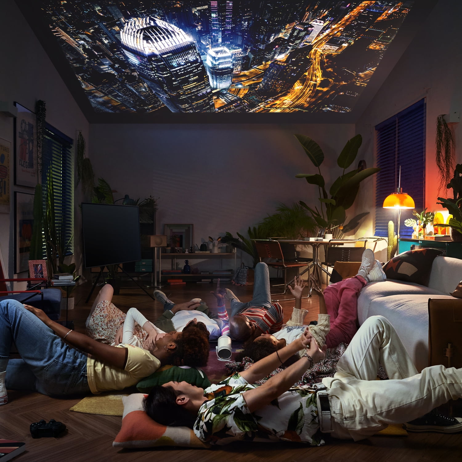 Samsung The Freestyle Projector (SP-LSP3BLAXZA) Bundle with 2 YR Warranty and Screen