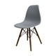 thumbnail image 5 of Set de 2 Silla Eames MUNDO IN Gris Con Base Color Nogal, 5 of 8