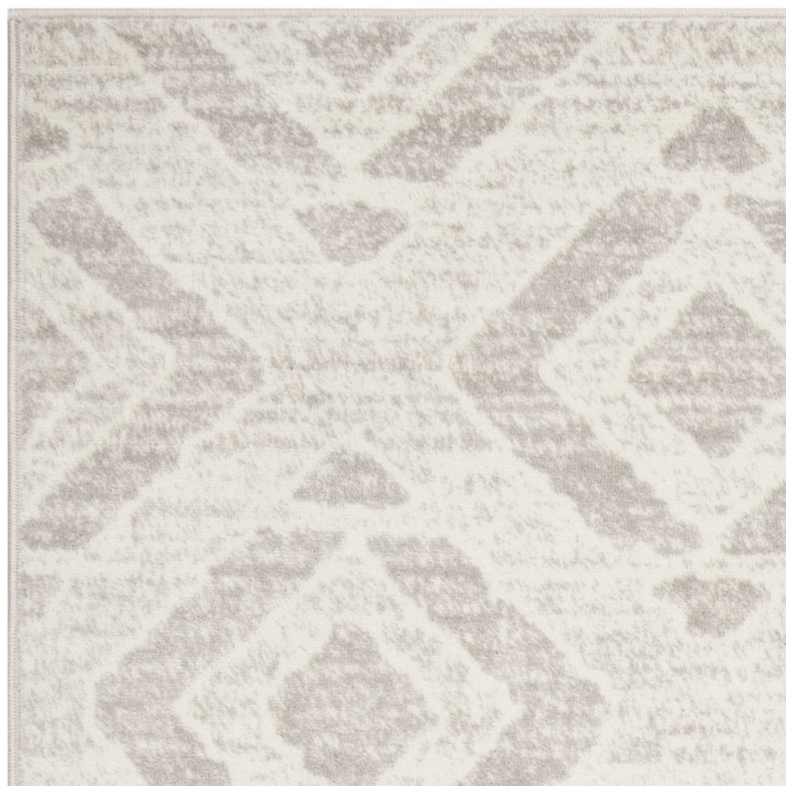 SAFAVIEH Skyler Salim Geometric Area Rug, Ivory/Grey, 6'7" x 6'7" Square