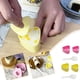 thumbnail image 3 of Molde triangular para bolas de arroz, paquete de 3 moldes para bolas de arroz, molde para hacer bolas de arroz, molde triangular para sushi, molde para prensar máquina Musubi, molde triangular para a, 3 of 6