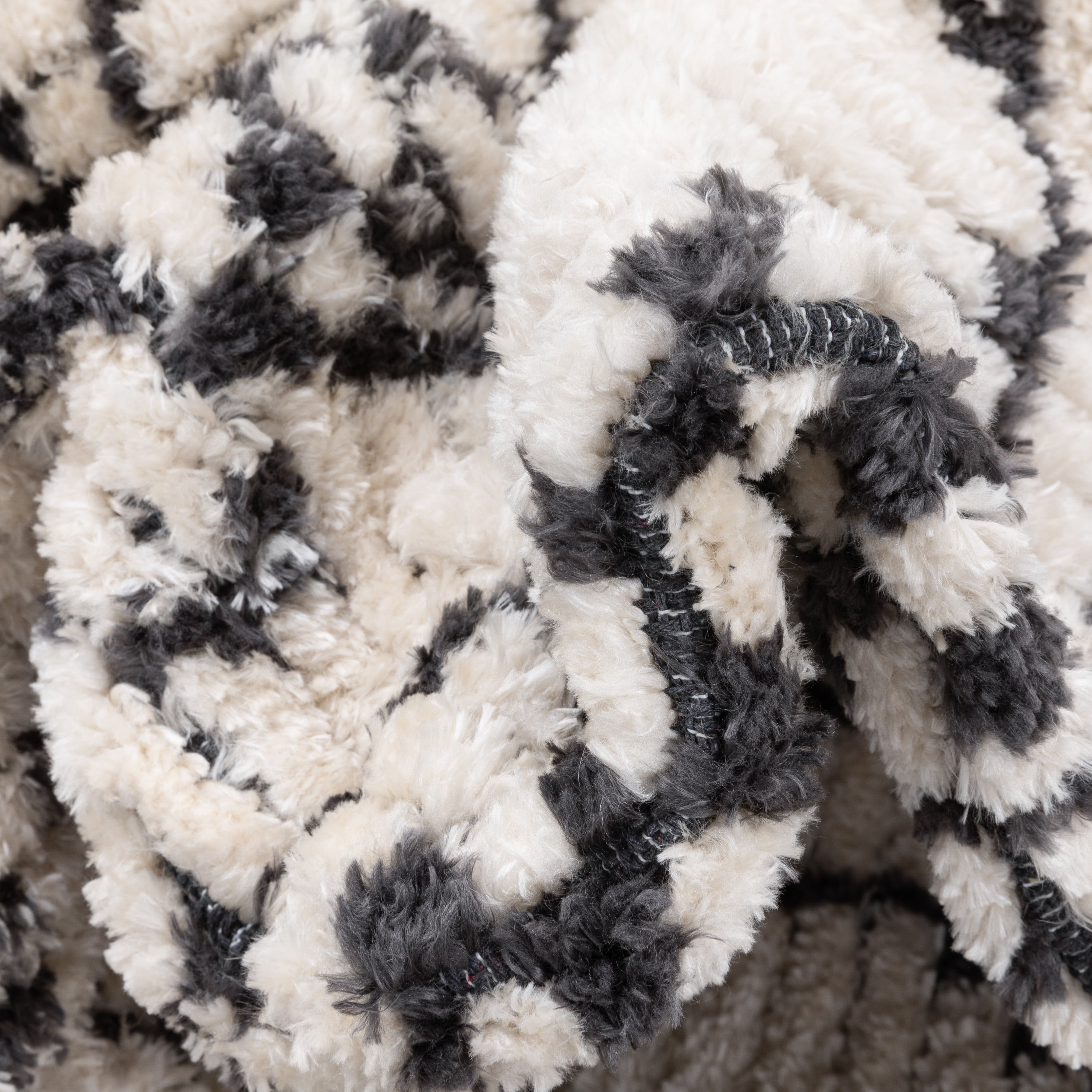 Well Woven Maya Tallulah Tribal Moroccan Diamond Pattern Grey 5'3" x 7'3" Textured Pile Area Rug