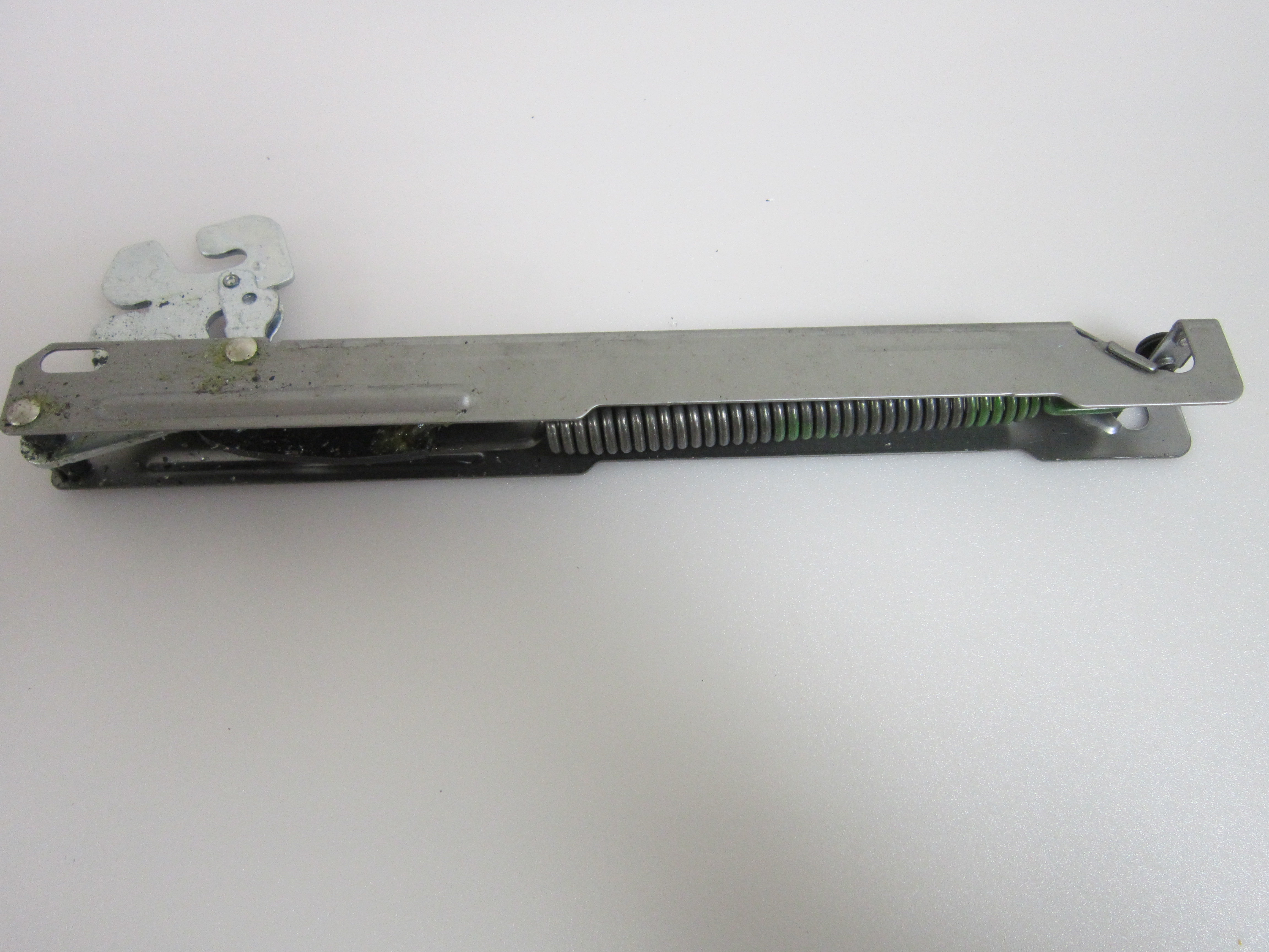 Frigidaire FFEW3026TDB Oven Door Hinge 316575914