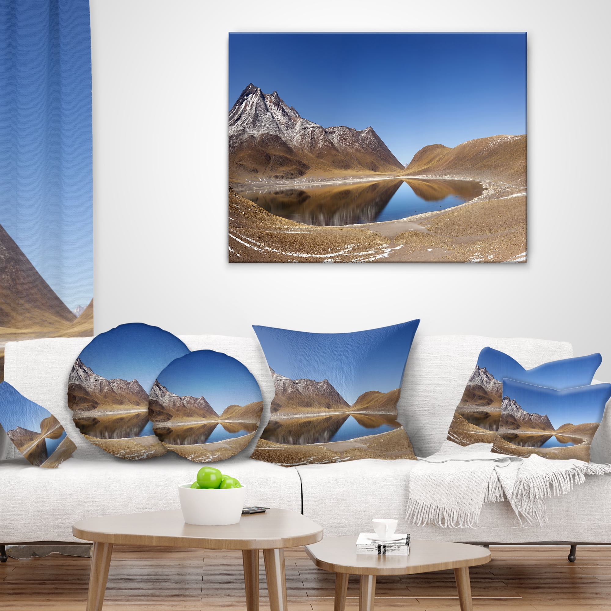 Designart Miniques Lagoon North of Chile - Seashore Throw Pillow - 18x18