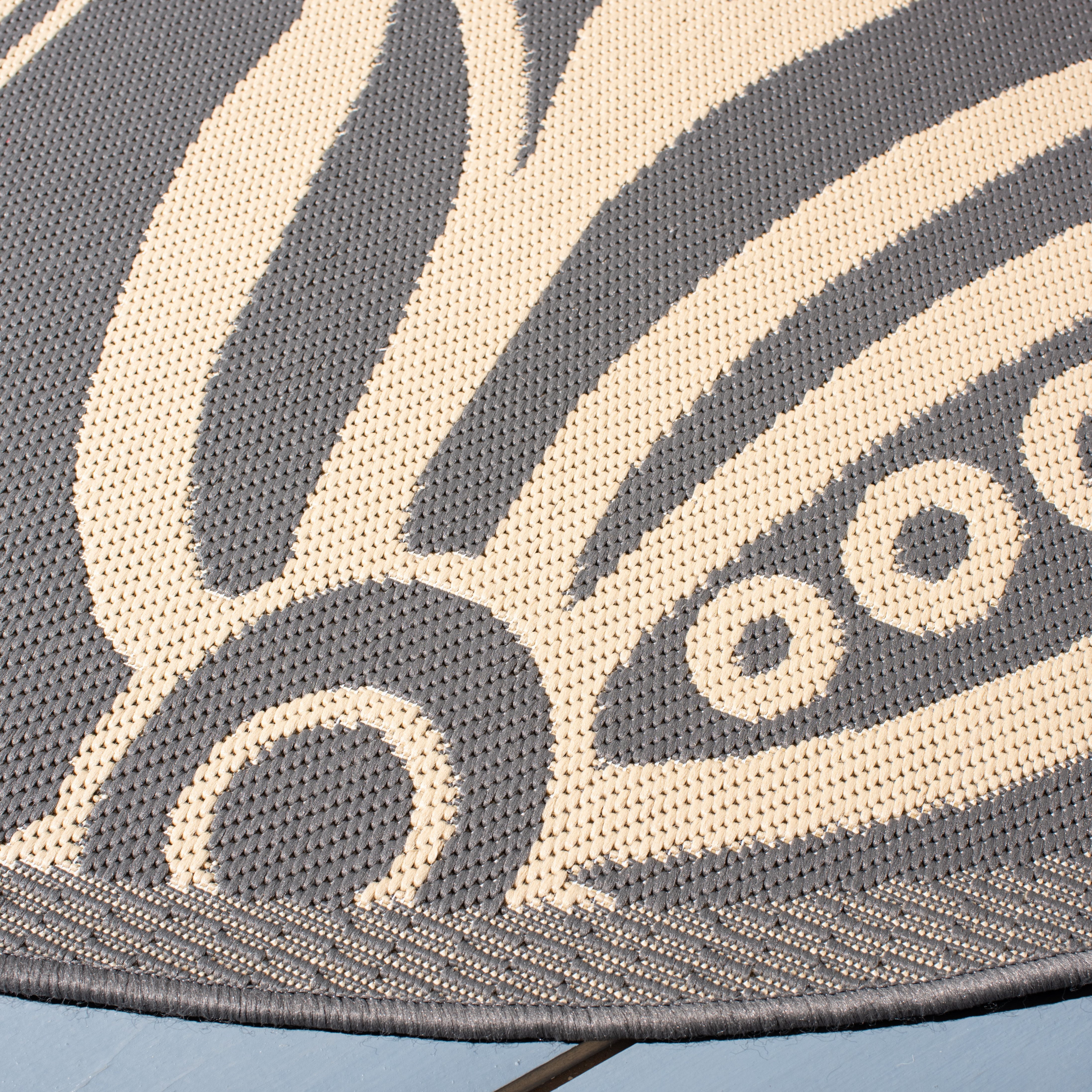 Safavieh Courtyard Crystal Floral Indoor/Outdoor Area Rug, Gray/Natural, 5'3" x 5'3" Round