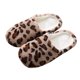 thumbnail image 1 of Pantuflas de felpa de leopardo para mujer y hombre, 1 of 8