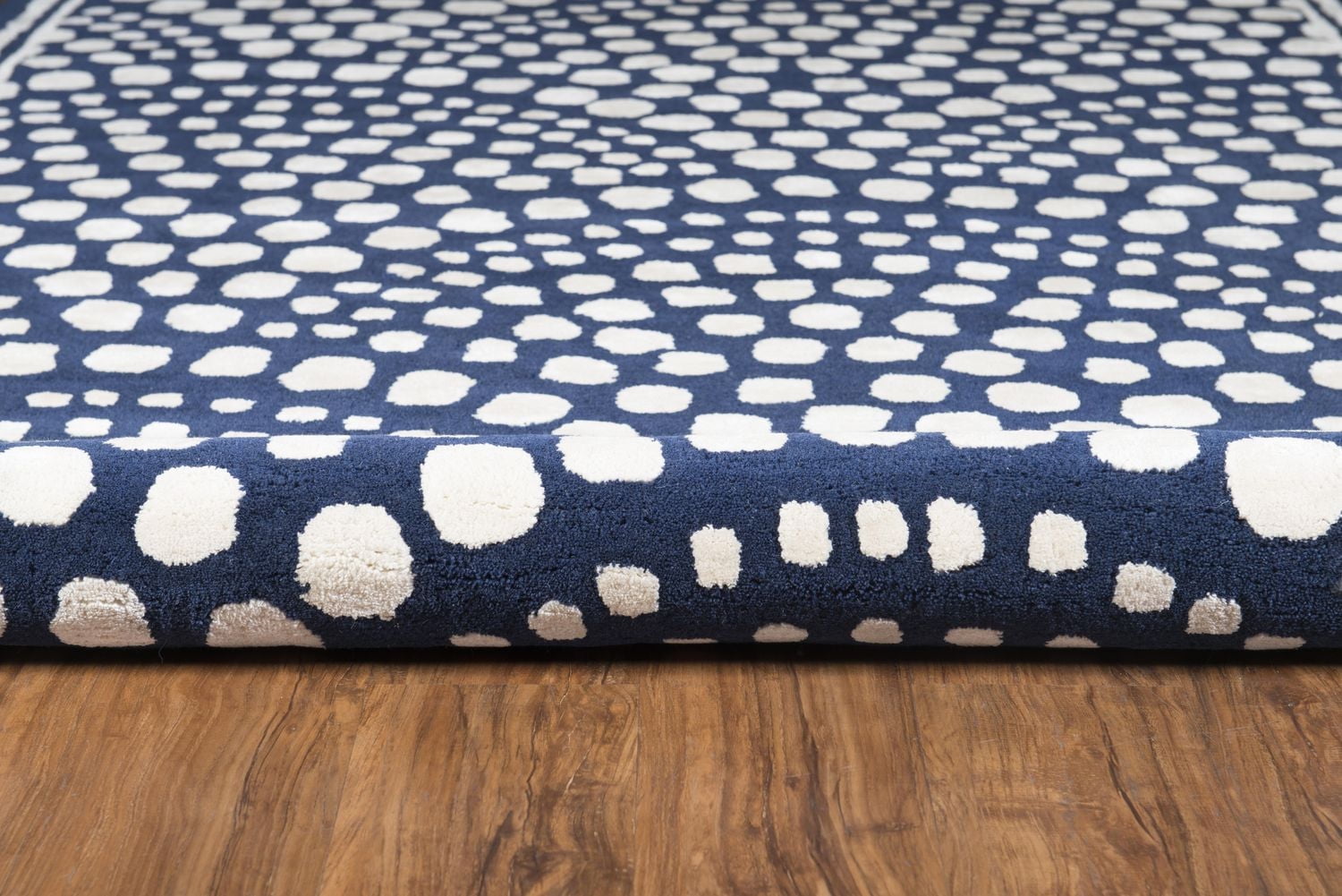 Tapis en Laine Aspire Pétoncle marine et blanc de 8 pi x 11 pi