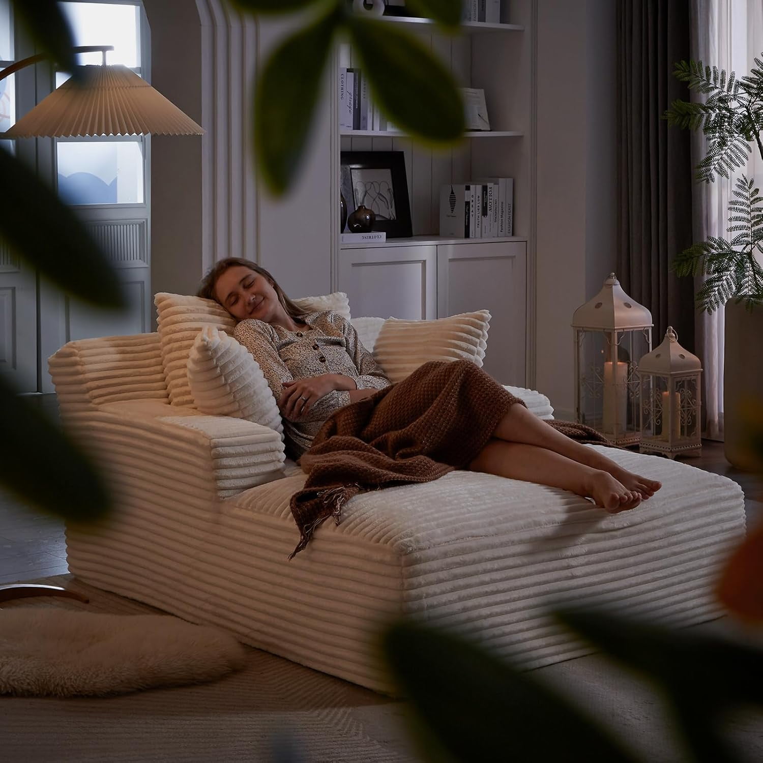 AENKYO 50" Chaise Lounge Sofa Bed with 3 Pillows, Convertible Sleeper Couch for Living Room, Bedroom & Small Spaces - Corduroy Upholstered Deep Seat Comfy Furniture - White