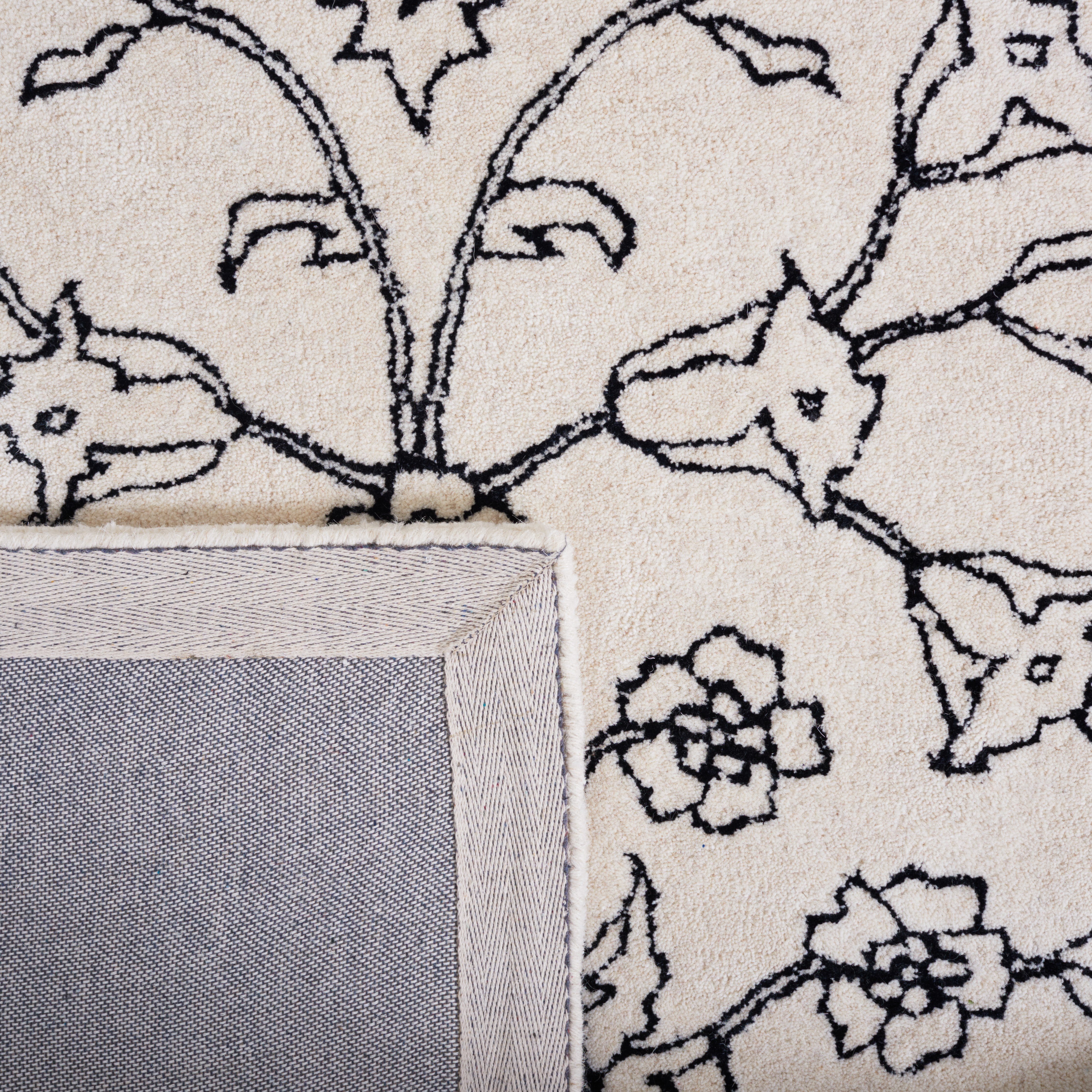 SAFAVIEH Jardin Blair Floral Area Rug, Ivory/Black, 6' x 6' Square
