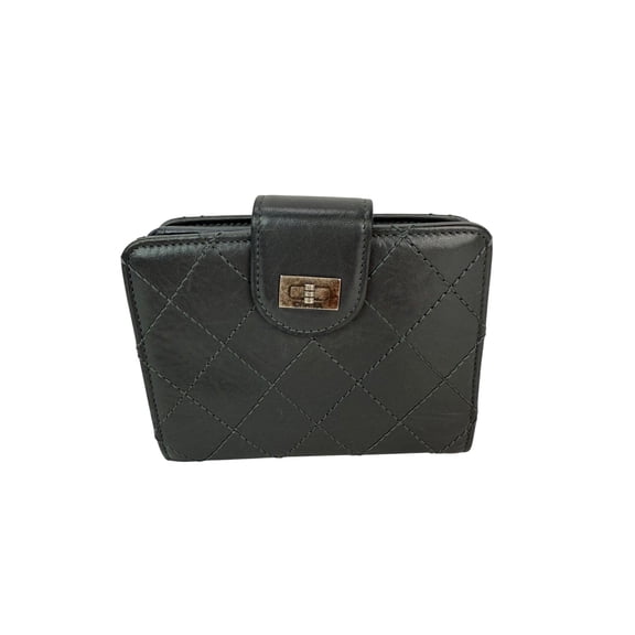 Pre-Owned Chanel aged calfskin 2.55 Reissue Zip Gray Compact Wallet