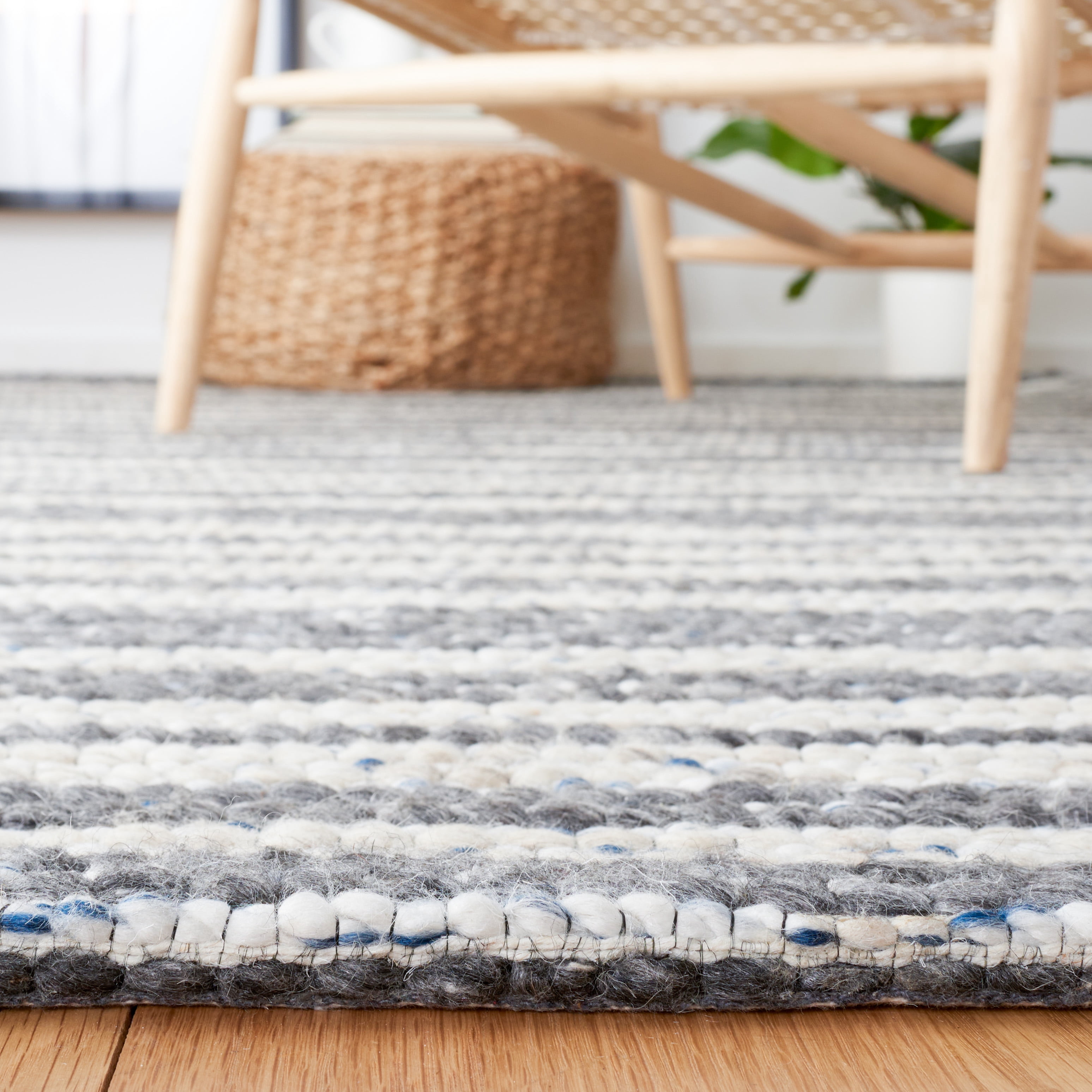 SAFAVIEH Marbella Neven Striped Area Rug, Ivory/Grey, 4' x 6'