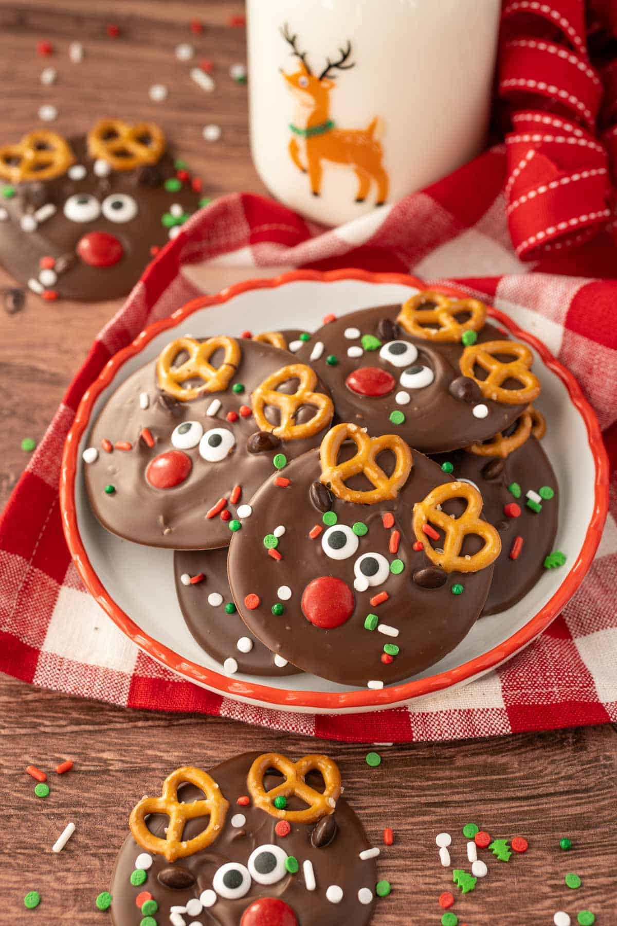 FirstChoiceCandy Coating Melting Chocolate Wafers, Decorating Melting Chocolate Discs (5 Pound, White Chocolate)