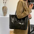 thumbnail image 5 of 2024 nuevos bolsos de mano de moda para mujer, bolsos de mano de PU de gran capacidad de diseñador de lujo para mujer, bolsos clásicos para hombro debajo del brazo, 5 of 5