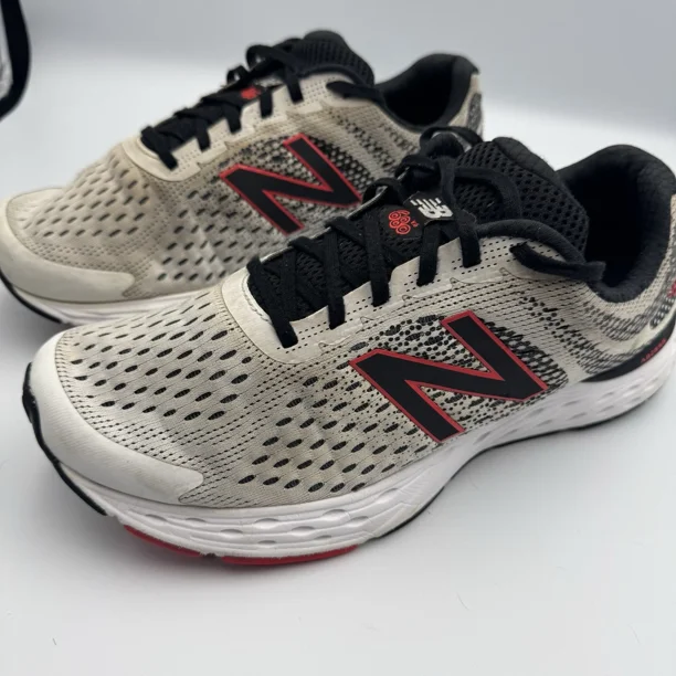 Men's New Balance Running Shoes (M680CR6), White/Red/Black, Size 10