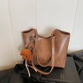 thumbnail image 4 of Bolso de hombro retro para desplazamientos, ligero, de lujo, de gran capacidad, con diseño de nicho, moderno, para llevar debajo del brazo, 2025, 4 of 5