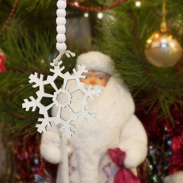 Wooden Christmas White Snowflake Handicraft Beads Small Hanging String Decoration